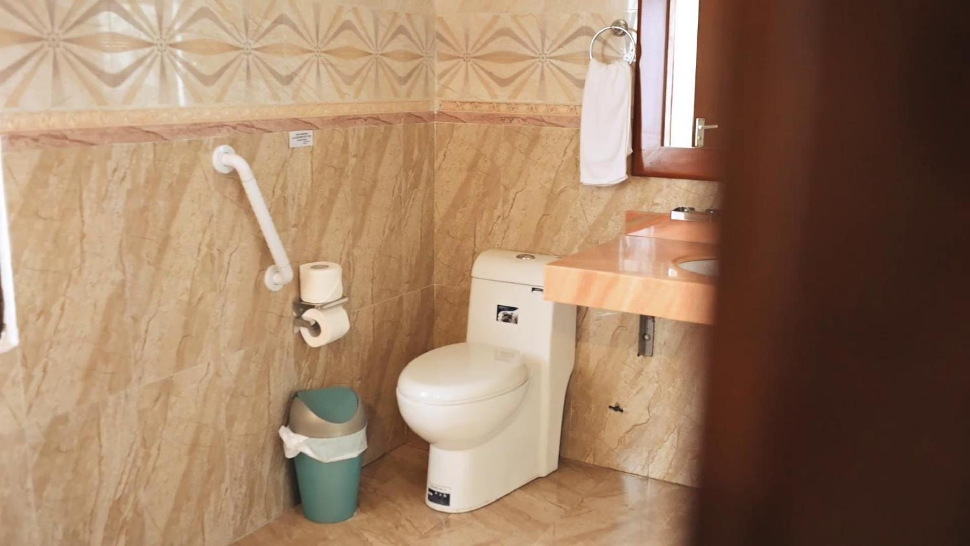 Royal Park Hotel And Chinese Restaurant كوماسي المظهر الخارجي الصورة
