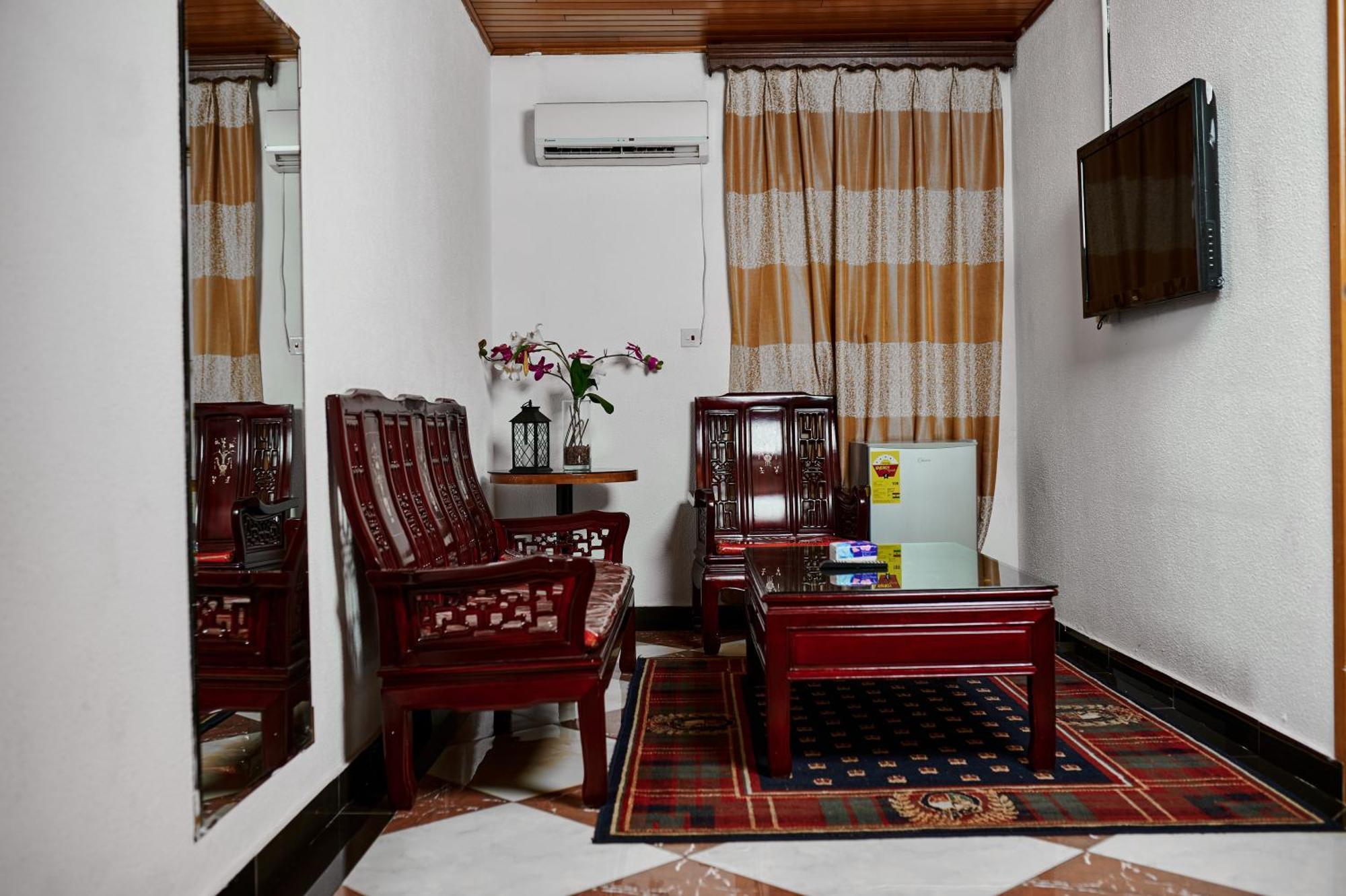 Royal Park Hotel And Chinese Restaurant كوماسي المظهر الخارجي الصورة